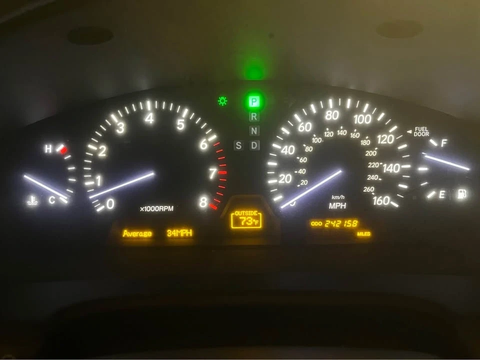 2004 Lexus LS 3rd Gen - Image 7 of 10