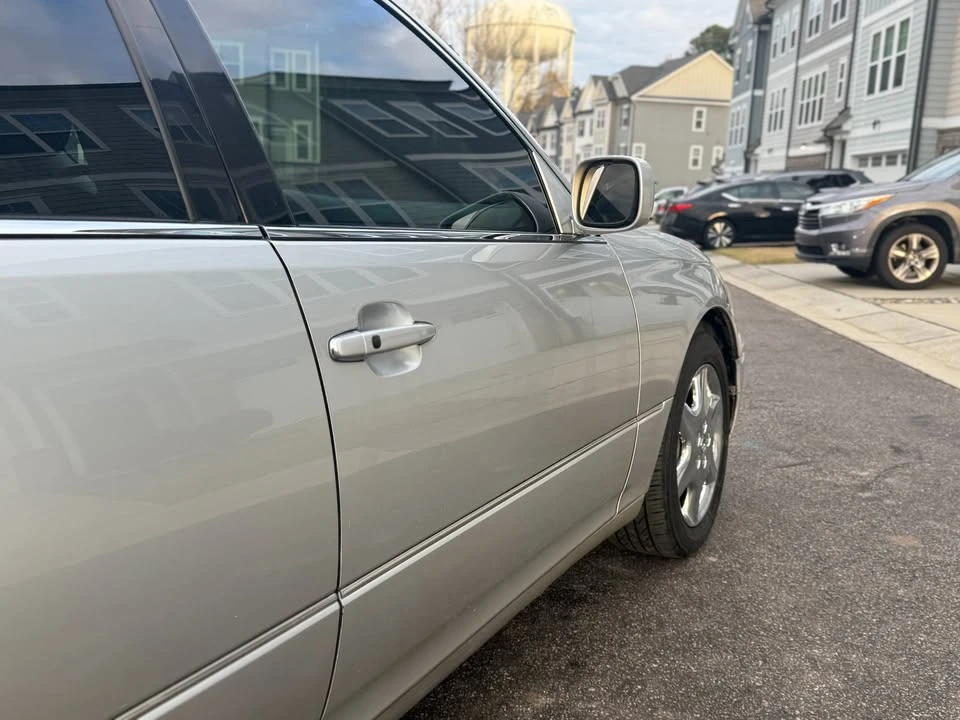 2004 Lexus LS 3rd Gen - Image 15 of 19