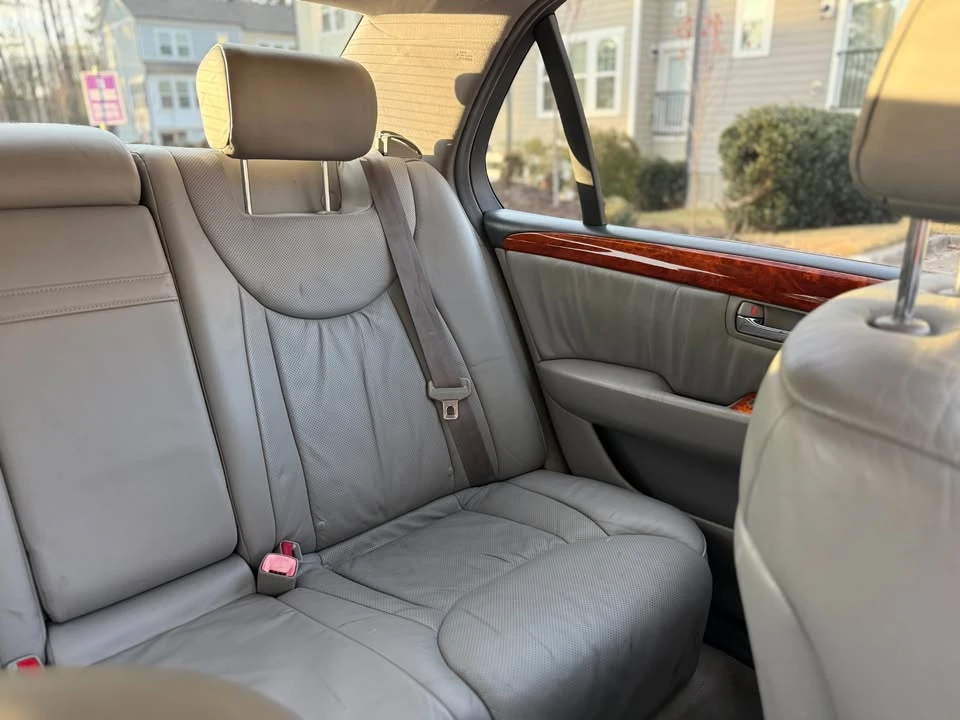 2004 Lexus LS 3rd Gen - Image 7 of 19