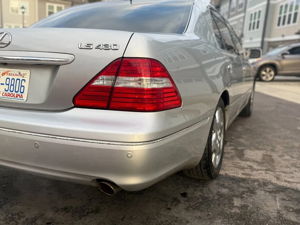 2004 Lexus LS 3rd Gen - Image 14 of 19