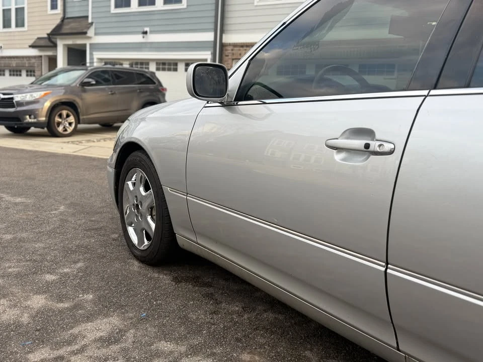 2004 Lexus LS 3rd Gen - Image 13 of 19