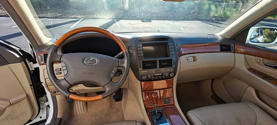 2004 Lexus LS 3rd Gen - Image 10 of 14