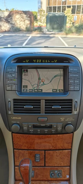 2004 Lexus LS 3rd Gen - Image 13 of 14
