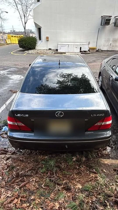 2004 Lexus LS 3rd Gen - Image 2 of 3
