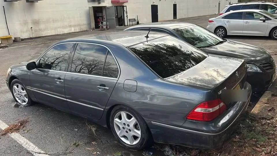 2004 Lexus LS 3rd Gen - Image 3 of 3