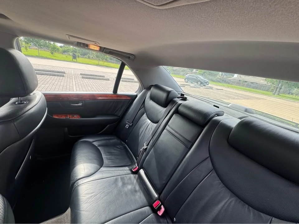 2004 Lexus LS 3rd Gen - Image 8 of 16