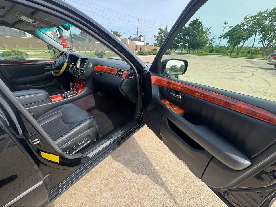 2004 Lexus LS 3rd Gen - Image 5 of 16