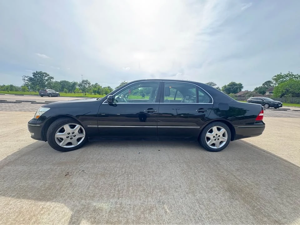 2004 Lexus LS 3rd Gen - Image 2 of 16