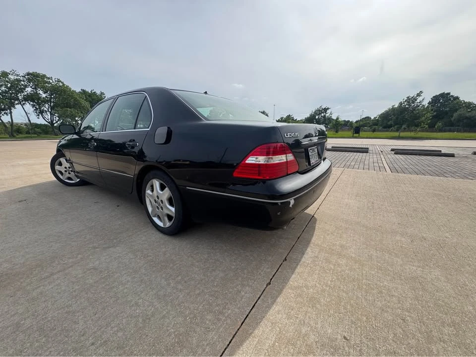 2004 Lexus LS 3rd Gen - Image 3 of 16