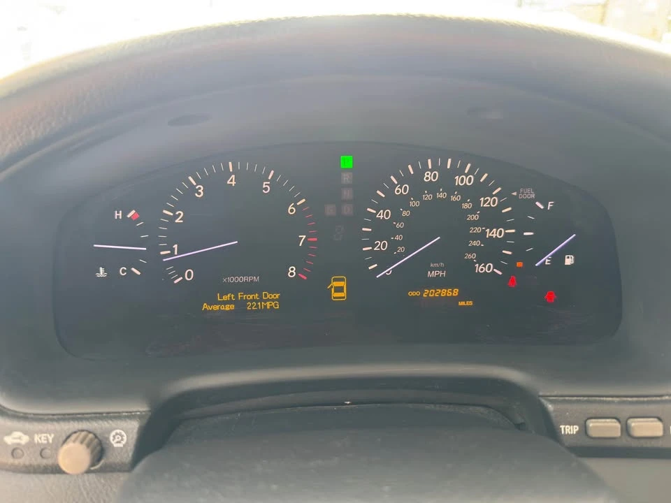 2004 Lexus LS 3rd Gen - Image 14 of 16