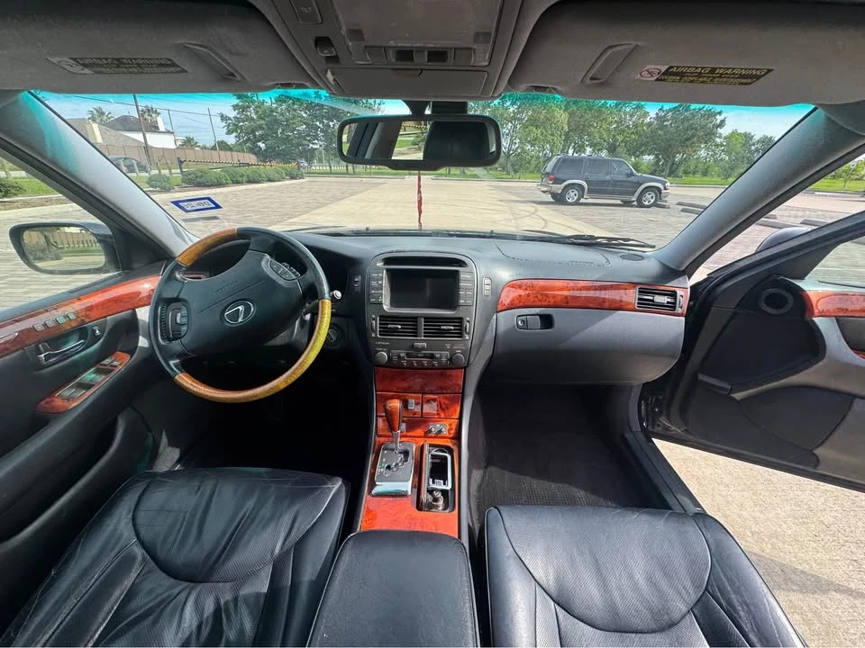 2004 Lexus LS 3rd Gen - Image 7 of 16