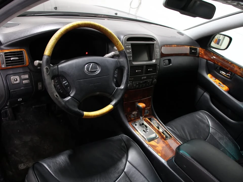 2004 Lexus LS 3rd Gen - Image 7 of 20