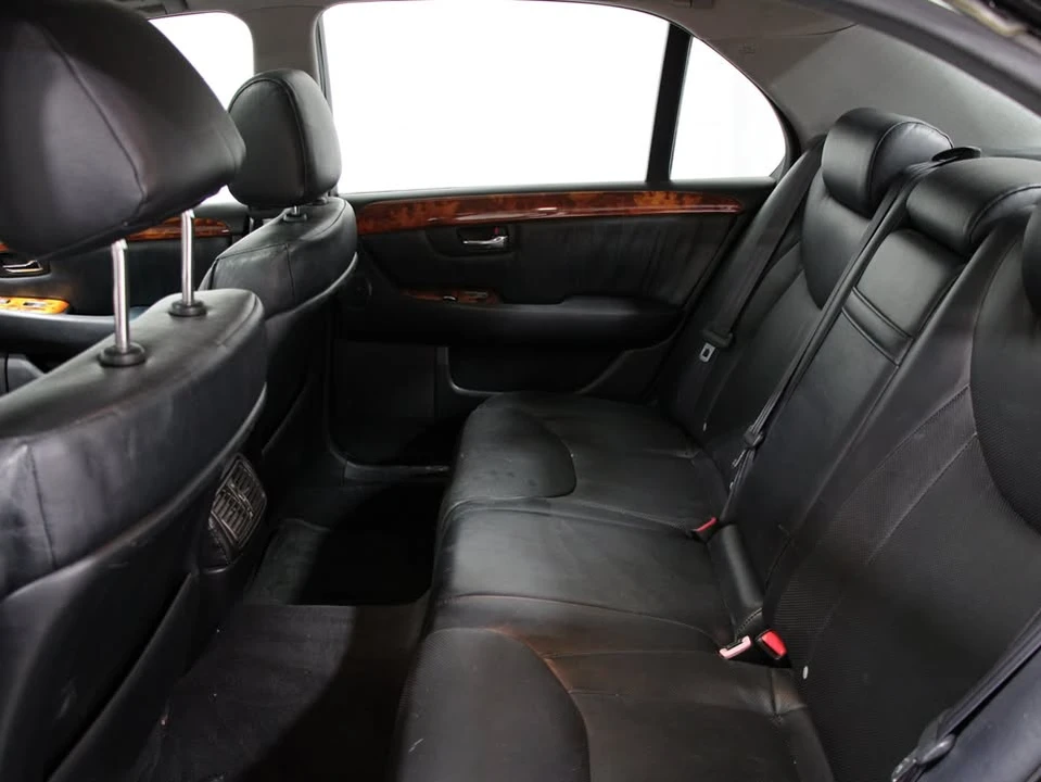 2004 Lexus LS 3rd Gen - Image 16 of 20