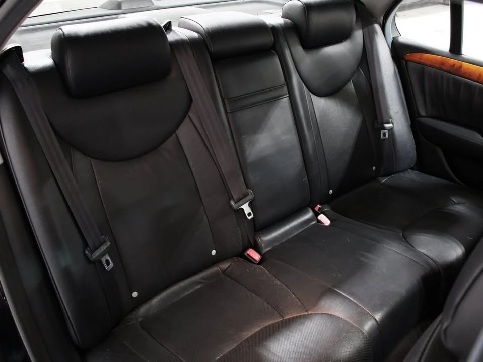 2004 Lexus LS 3rd Gen - Image 17 of 20