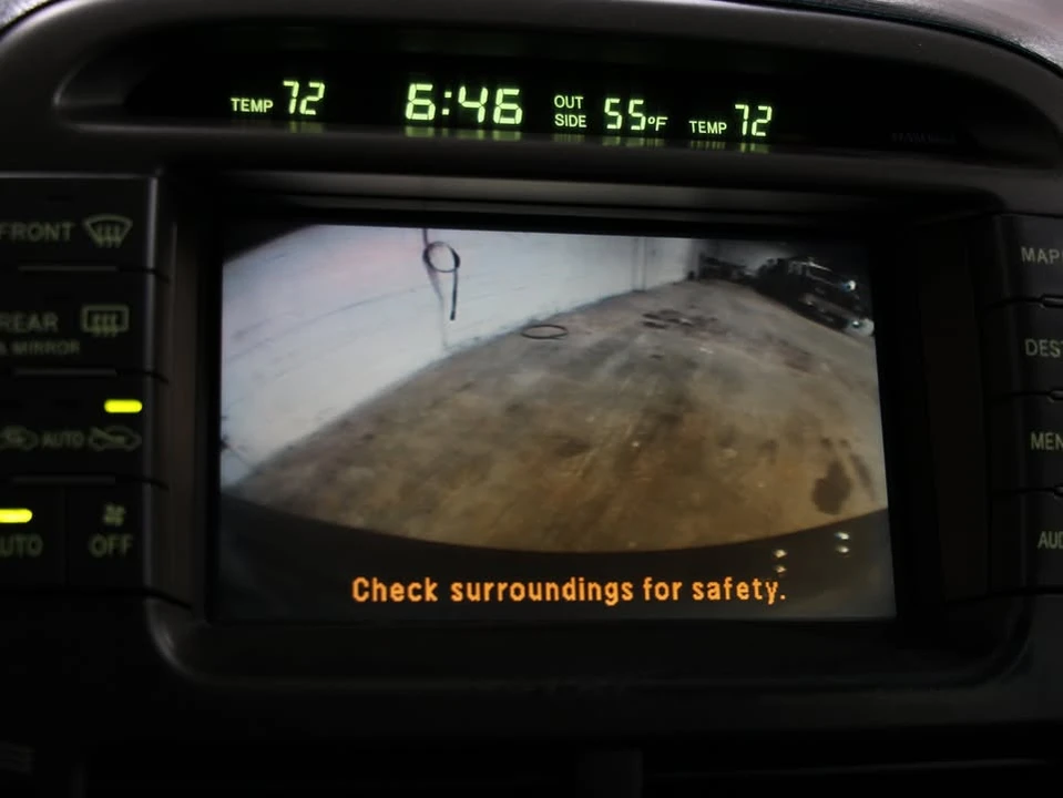 2004 Lexus LS 3rd Gen - Image 11 of 20