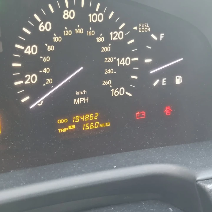 2004 Lexus LS 3rd Gen - Image 5 of 5