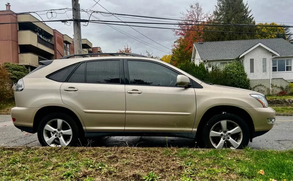 2004 Lexus LX 2nd Gen - Image 2 of 19
