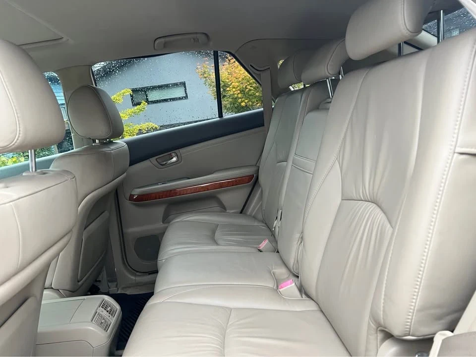 2004 Lexus LX 2nd Gen - Image 16 of 19