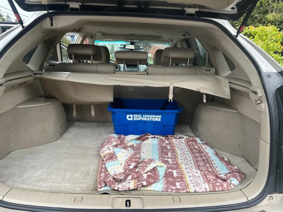 2004 Lexus LX 2nd Gen - Image 18 of 19