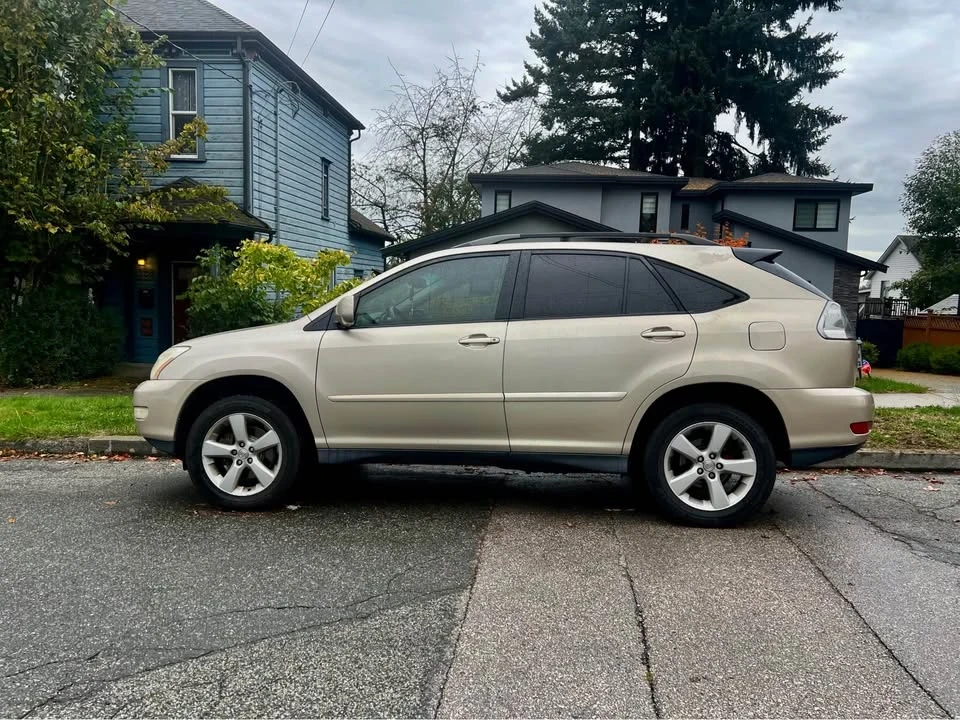 2004 Lexus LX 2nd Gen - Image 7 of 19