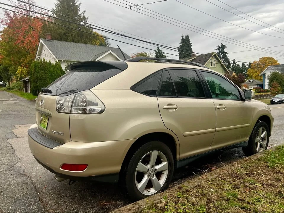 2004 Lexus LX 2nd Gen - Image 3 of 19