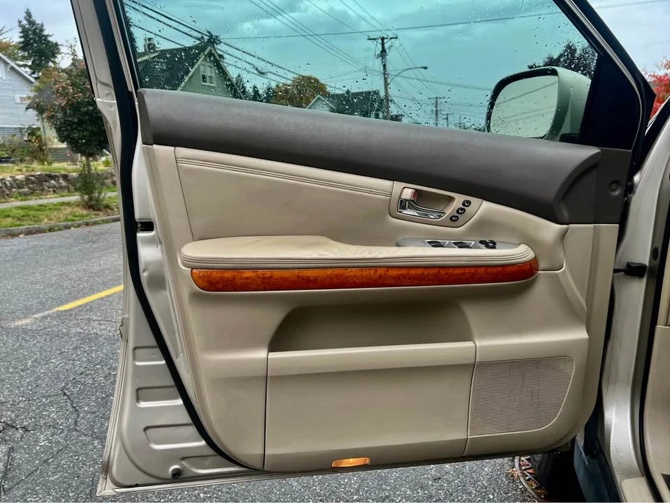2004 Lexus LX 2nd Gen - Image 8 of 19