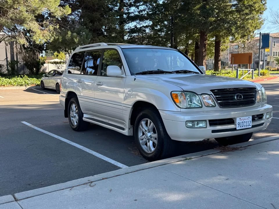2004 Lexus LX 2nd Gen - Image 6 of 20
