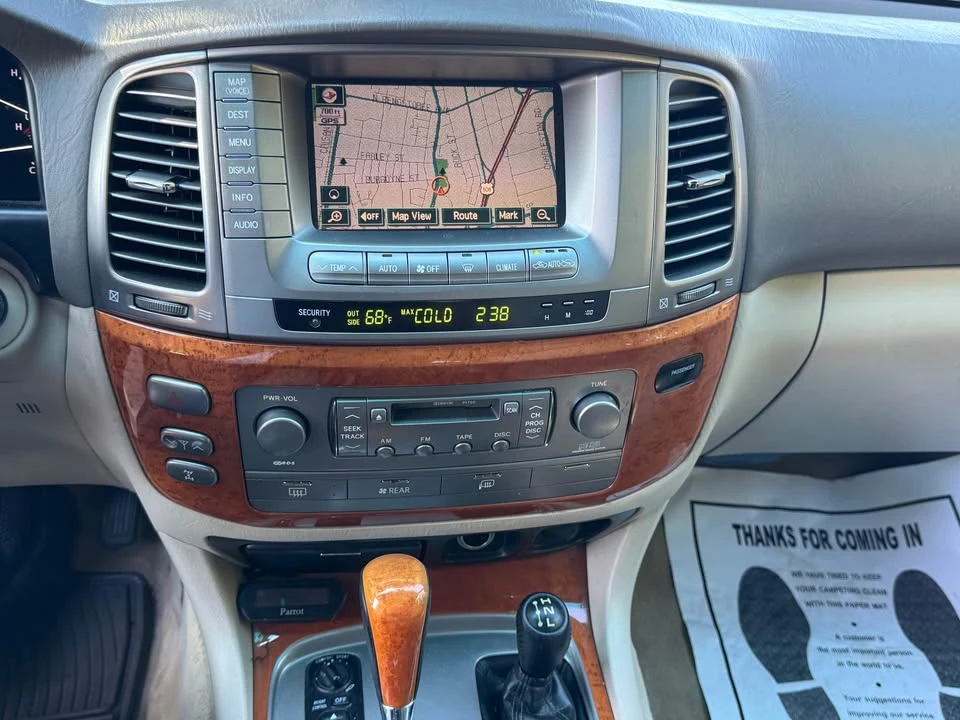 2004 Lexus LX 2nd Gen - Image 12 of 20