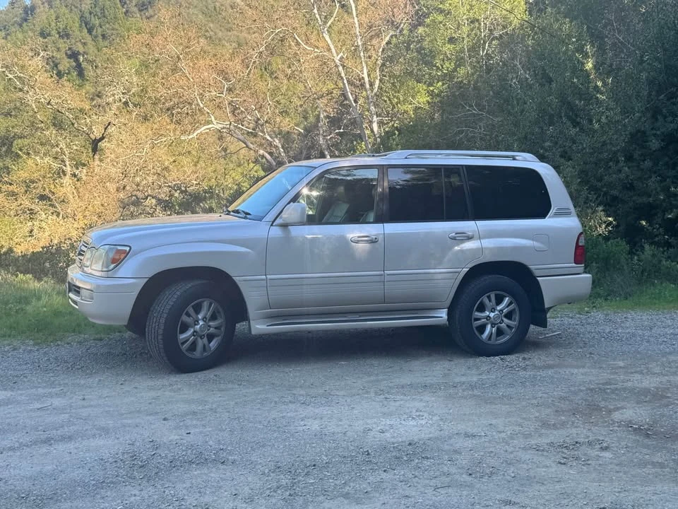 2004 Lexus LX 2nd Gen - Image 3 of 20