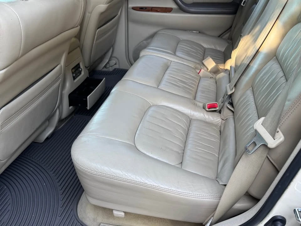 2004 Lexus LX 2nd Gen - Image 15 of 20