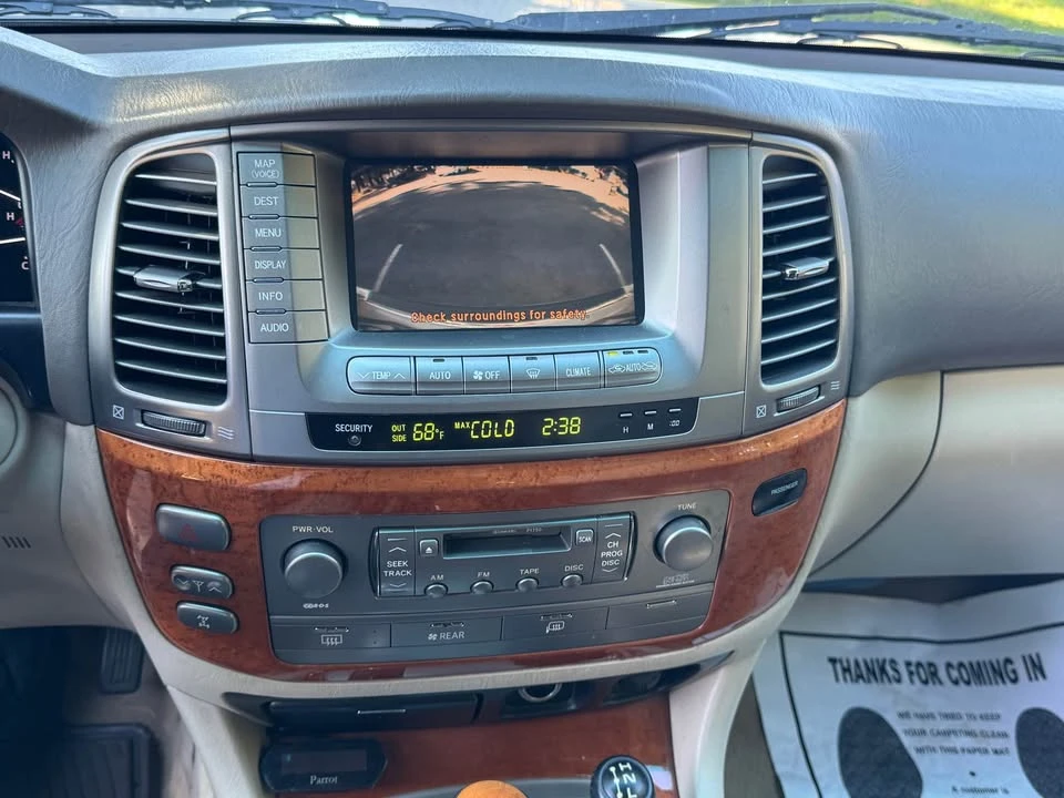 2004 Lexus LX 2nd Gen - Image 13 of 20