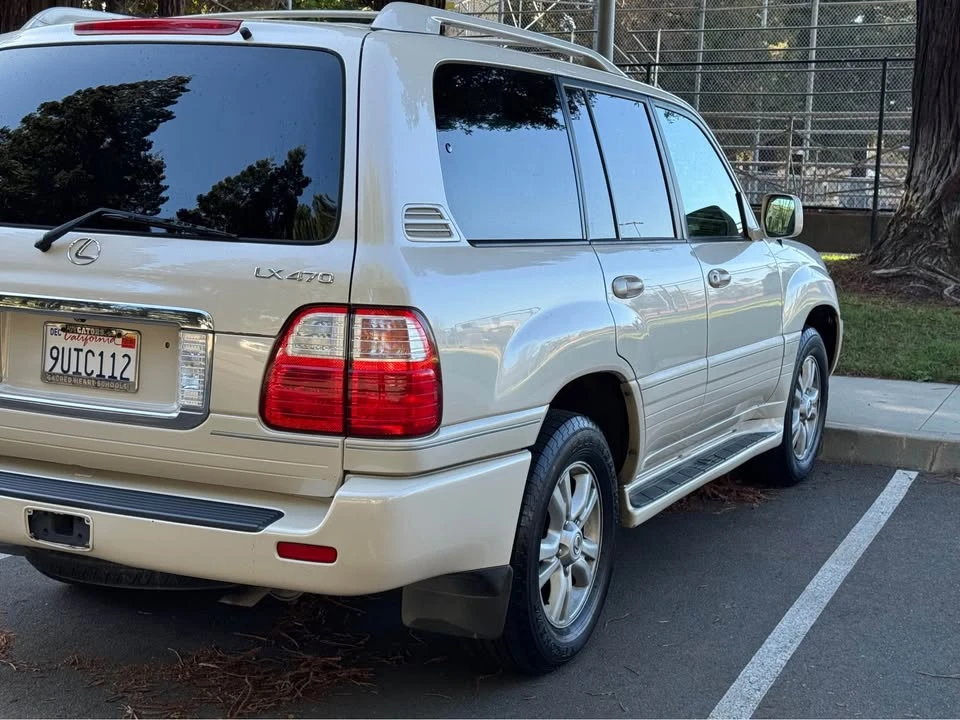 2004 Lexus LX 2nd Gen - Image 10 of 20