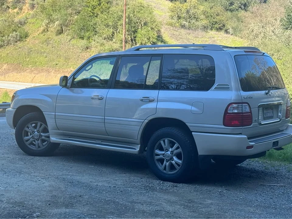 2004 Lexus LX 2nd Gen - Image 4 of 20
