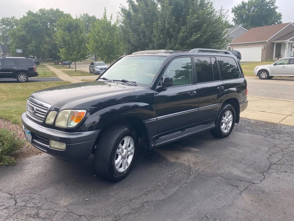 2004 Lexus LX 2nd Gen - Image 5 of 16