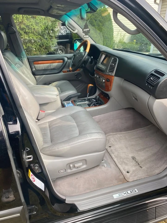 2004 Lexus LX 2nd Gen - Image 6 of 16