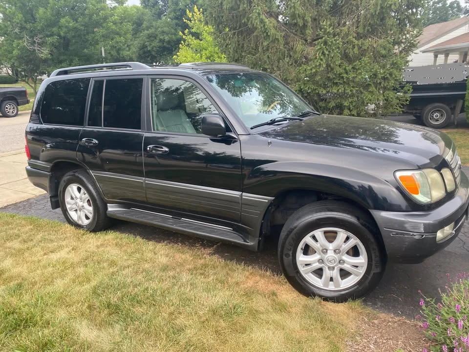 2004 Lexus LX 2nd Gen - Image 4 of 16