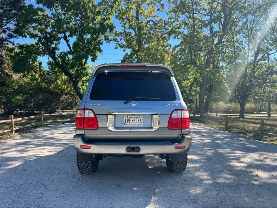 2004 Lexus LX 2nd Gen - Image 3 of 7