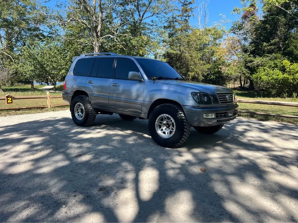 2004 Lexus LX 2nd Gen - Image 6 of 7