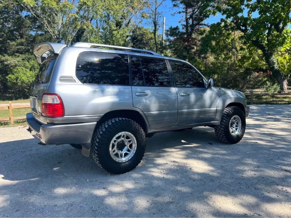 2004 Lexus LX 2nd Gen - Image 4 of 7