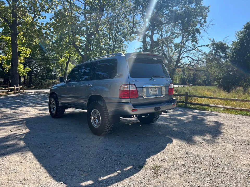 2004 Lexus LX 2nd Gen - Image 2 of 7