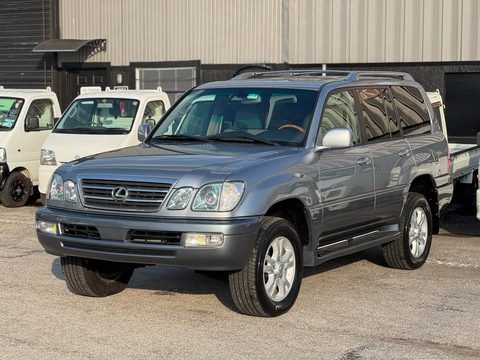 2004 Lexus LX 2nd Gen - Image 3 of 20