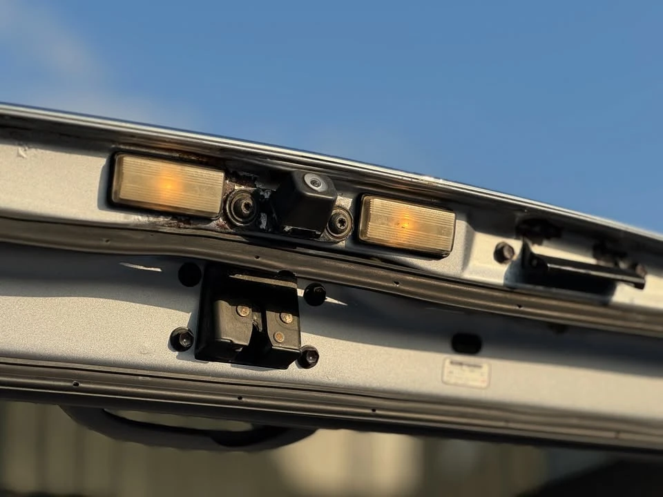 2004 Lexus LX 2nd Gen - Image 18 of 20