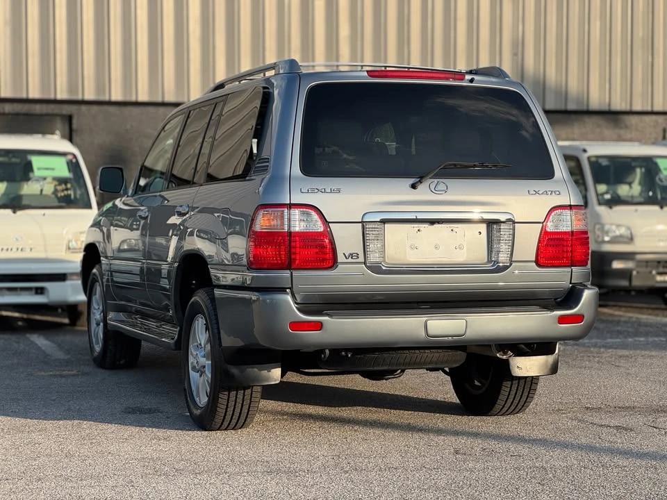 2004 Lexus LX 2nd Gen - Image 6 of 20