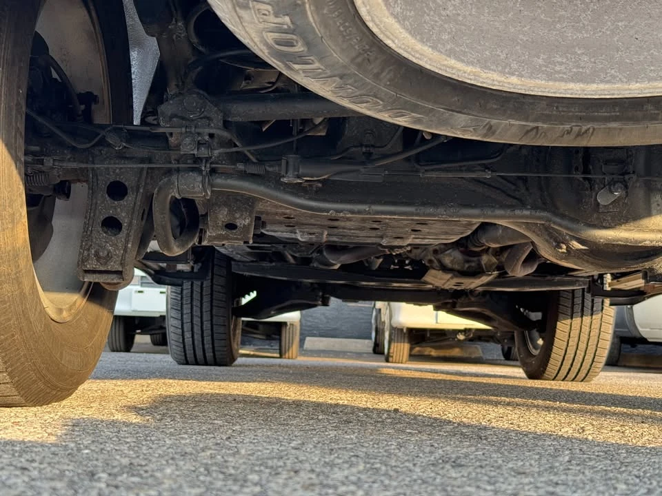 2004 Lexus LX 2nd Gen - Image 19 of 20