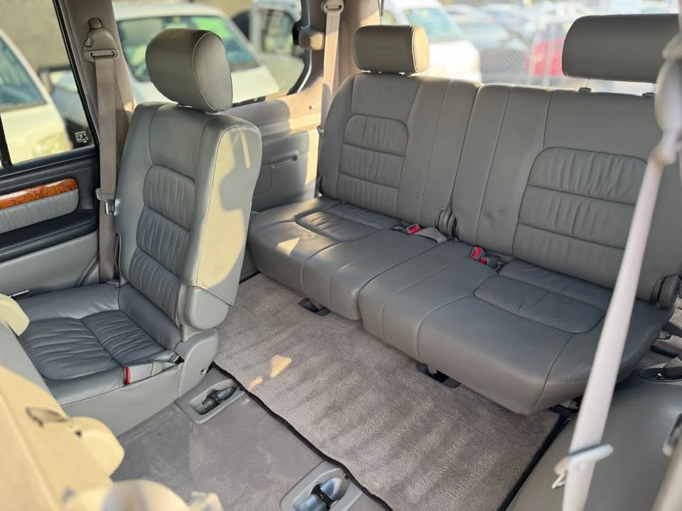 2004 Lexus LX 2nd Gen - Image 14 of 20
