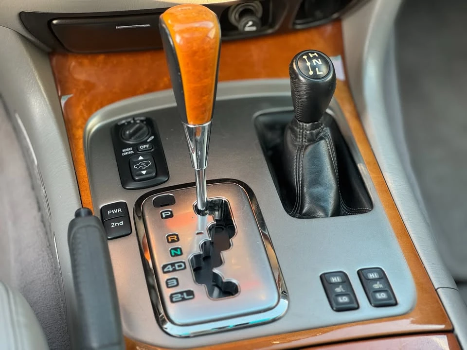 2004 Lexus LX 2nd Gen - Image 12 of 20