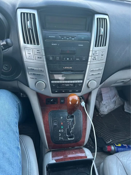 2004 Lexus RX 2nd Gen - Image 3 of 10