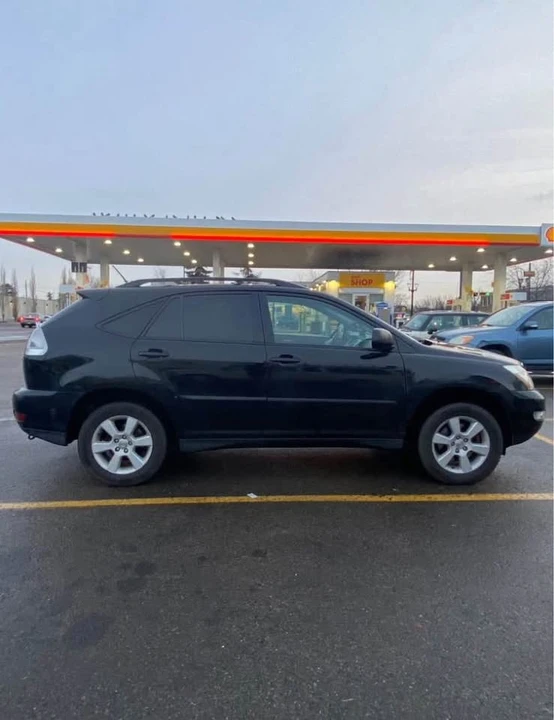2004 Lexus RX 2nd Gen - Image 3 of 12