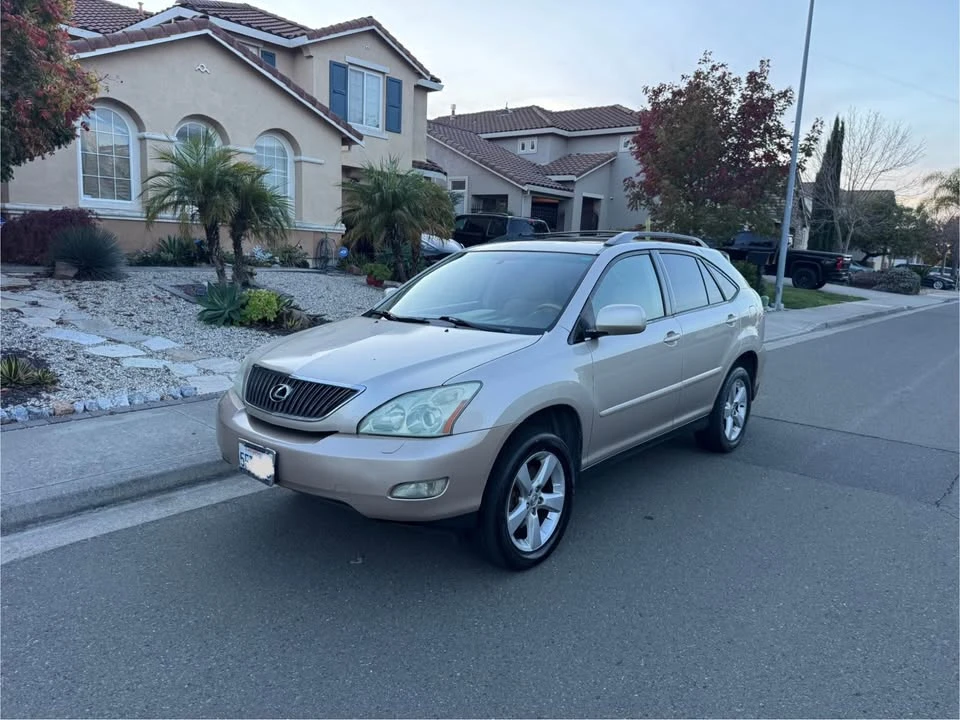 2004 Lexus RX 2nd Gen - Image 2 of 11