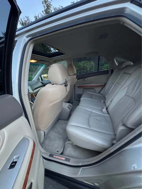 2004 Lexus RX 2nd Gen - Image 8 of 11
